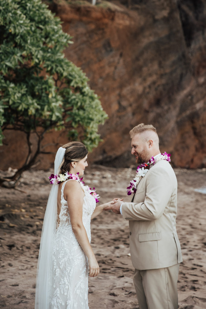 bride and groom say their vows in Hana Highway Maui